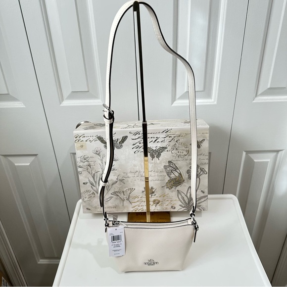Coach CW336 Zip Top Crossbody Crossgrain Leather Small Handbag in Chalk & Silver - Picture 6 of 12